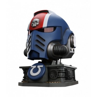 Space Marine 2 Réplica Ultramarines Lieutenant Titus casco con expositor 44 cm -- Preorder --