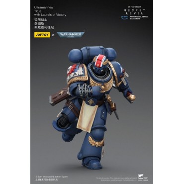 Figura Ultramarines Titus with Laurels of Victory 13 cm